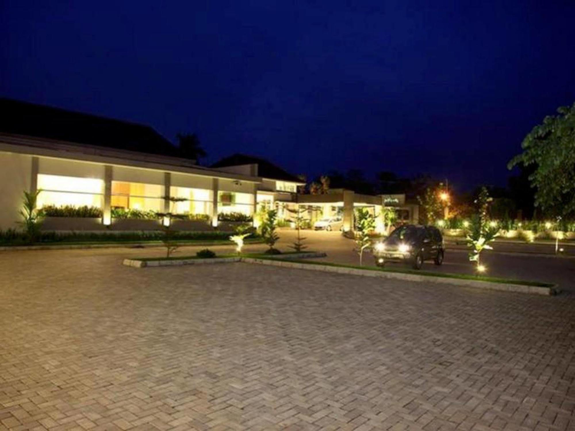Green Valley Resort Purwokerto Εξωτερικό φωτογραφία